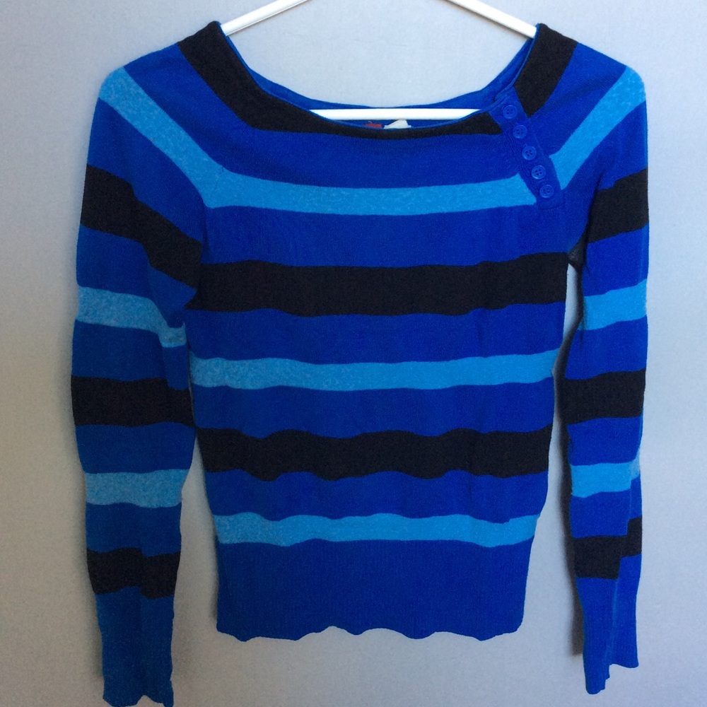 Blue/black boat neck long sleeve knitted sweater